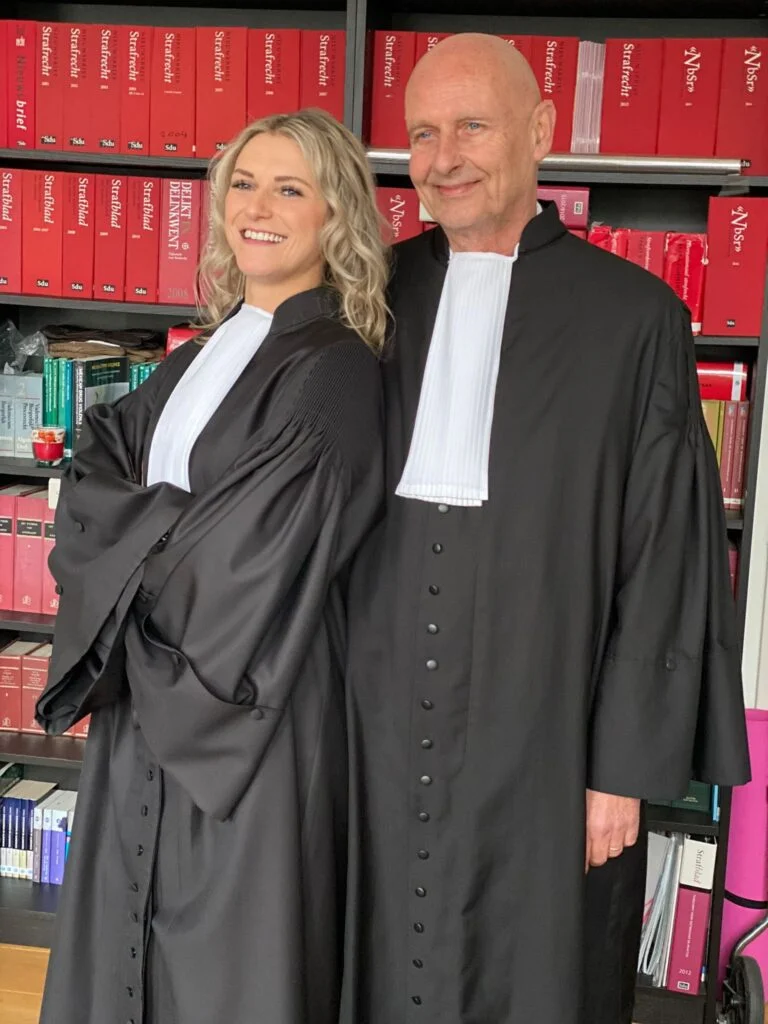 French Style Court Judicial Robe, Unisex 100% Polyester Lawyer Barrister Magistrate Legal Attire for Court & Graduation